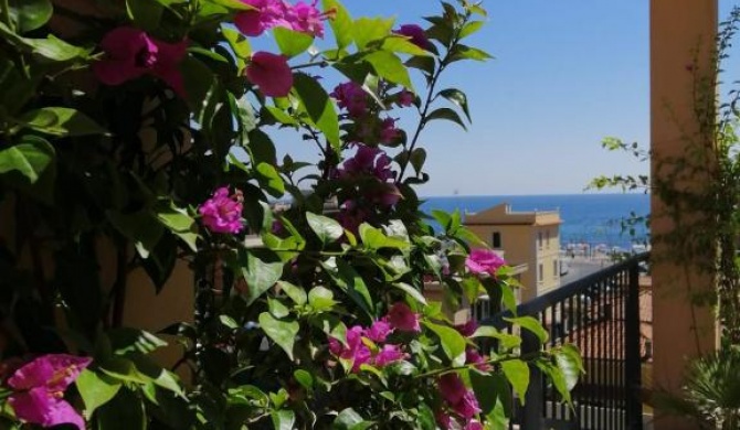 Sea view Penthouse with beautiful Terrace - Casa Verdi Jayanti