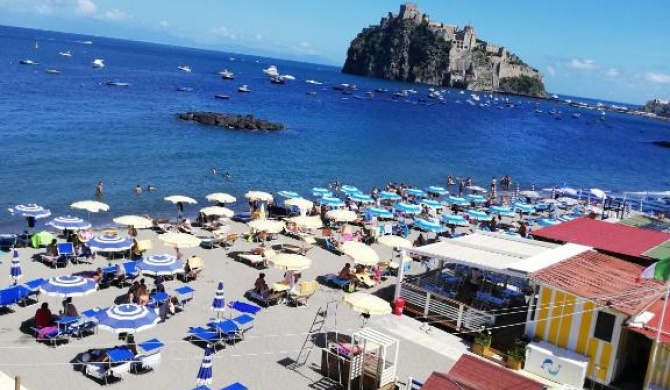 One bedroom appartement at Ischia 20 m away from the beach with sea view and terrace