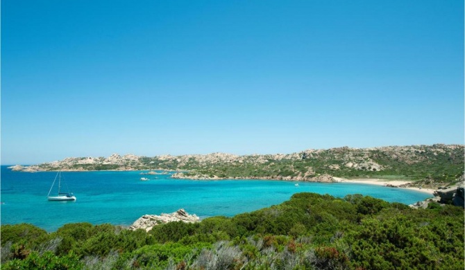 Awesome apartment in La Maddalena with 3 Bedrooms