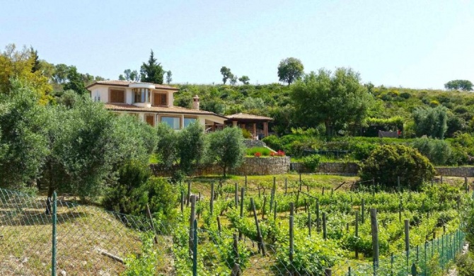 UVA E STELLE villa ad uso esclusivo tra le colline di Sperlonga