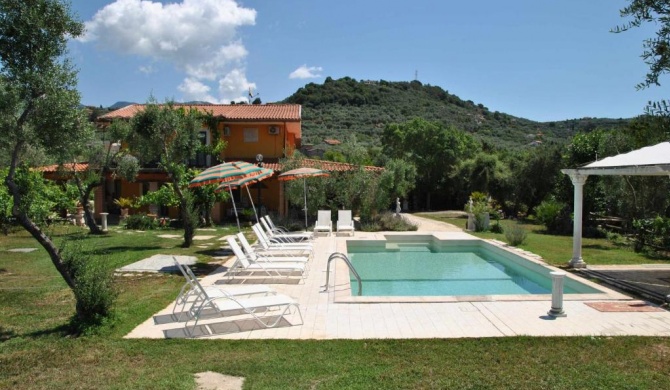 VILLA LE VIGNE con piscina privata paradiso nel verde