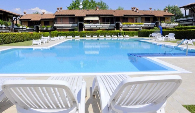 Charming Holiday home in Lazise with Swimming Pool