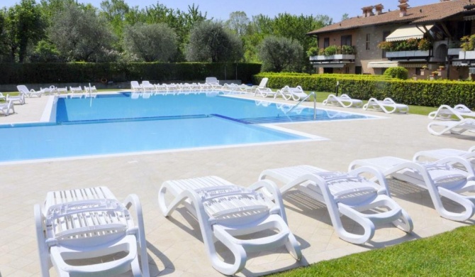 Charming Holiday home in Lazise with Swimming Pool