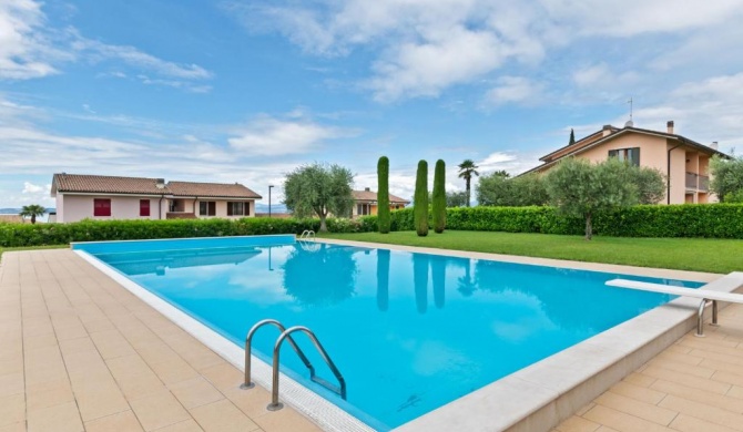 Welcoming Holiday Home in Lazise with Swimming Pool