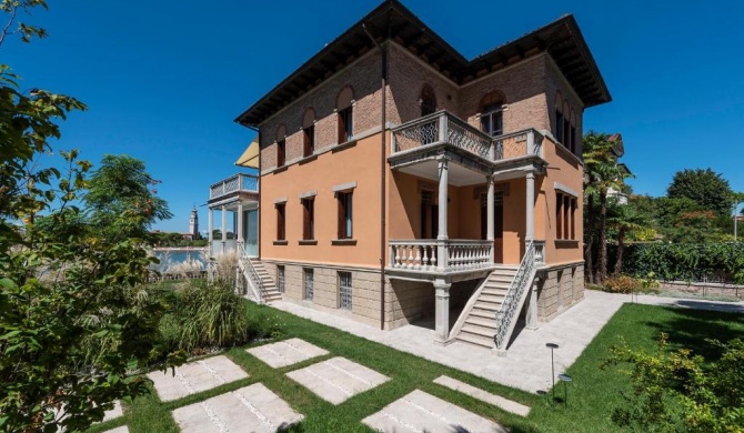 Ca' delle Contesse - Villa on lagoon with private dock and spectacular view